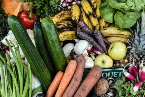 七旬老人开过期食品超市，背后是解决饥饿与浪费的“双重救赎”